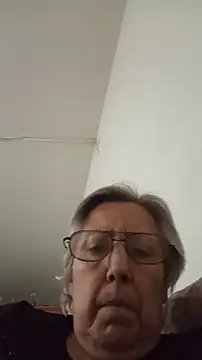Snapshot of Marce1903 chatting on 05.25.26 Marce1903 online show from 05.25.26