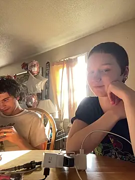 Snapshot of SugarNCinnamon chatting on 03.28.26 SugarNCinnamon online show from 03.28.26