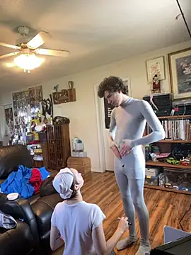 Snapshot of SugarNCinnamon chatting on 04.04.26 SugarNCinnamon online show from 04.04.26