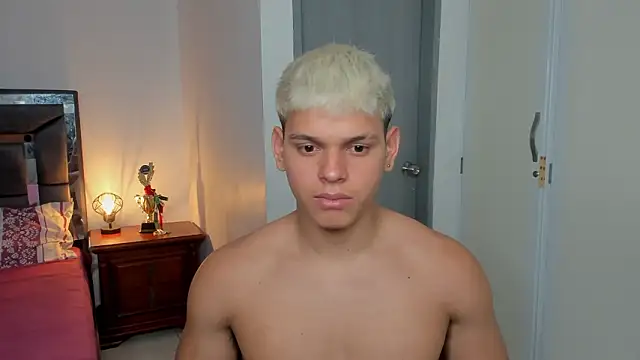 Snapshot of stefan_leenox chatting on 02.27.26 stefan leenox online show from 02.27.26