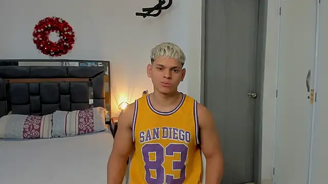 Snapshot of stefan_leenox chatting on 04.02.26 stefan leenox online show from 04.02.26