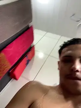 Snapshot of Wellington00_ chatting on 02.20.26 Wellington00 online show from 02.20.26