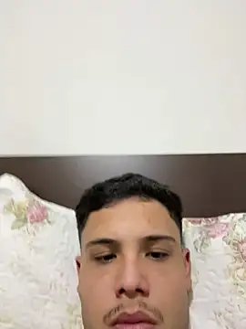 Snapshot of Wellington00_ chatting on 02.27.26 Wellington00 online show from 02.27.26