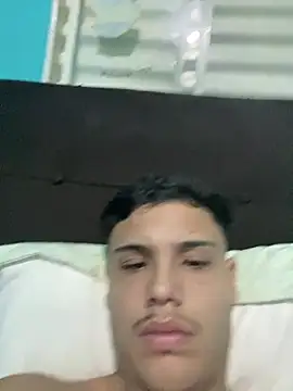 Snapshot of Wellington00_ chatting on 03.13.26 Wellington00 online show from 03.13.26