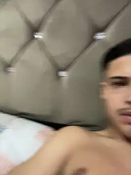 Snapshot of Wellington00_ chatting on 03.18.26 Wellington00 online show from 03.18.26