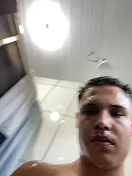 Snapshot of Wellington00_ chatting on 03.19.26 Wellington00 online show from 03.19.26