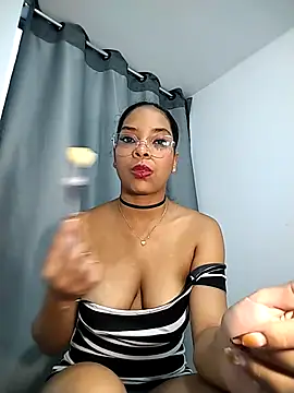 KATALINA SANTANA  online show from 04.25.26
