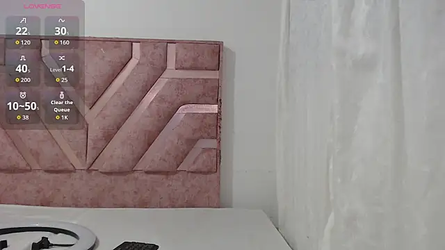 Roxy Fox- online show from 03.14.26