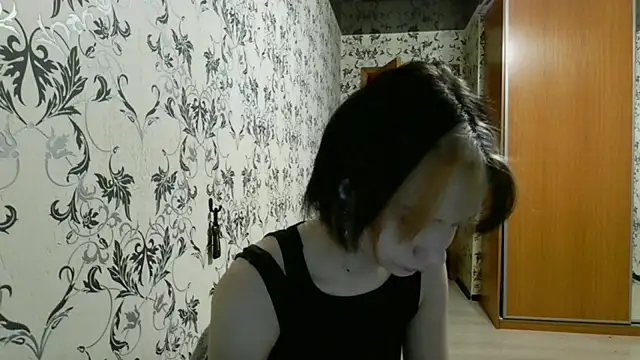 LxayBloom online show from 04.27.26