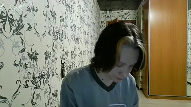 LxayBloom online show from 04.28.26