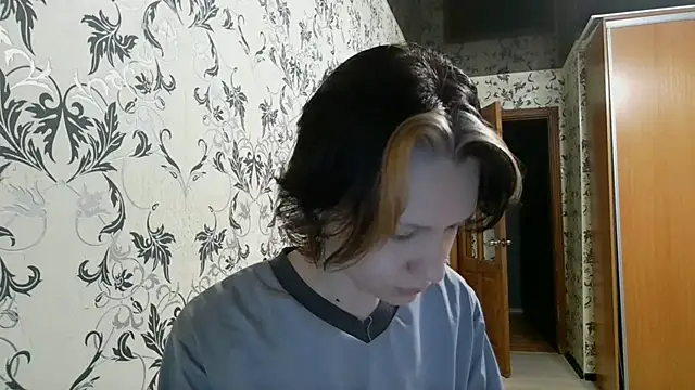 LxayBloom online show from 04.30.26