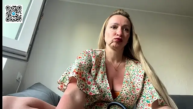 Lapussia  online show from 06.23.26