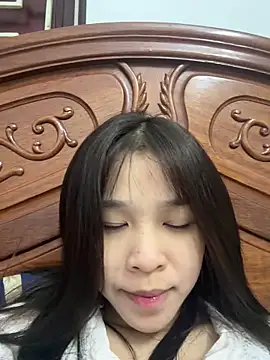 Snapshot of Lyli-122 chatting on 04.24.26 Lyli-122 online show from 04.24.26