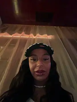 Snapshot of sweetxlayla chatting on 02.04.26 sweetxlayla online show from 02.04.26