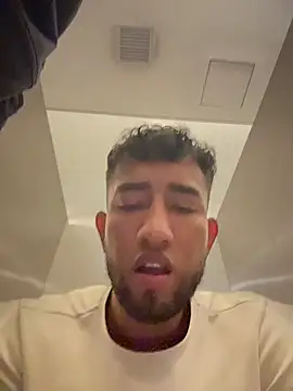 Snapshot of liam_bronw chatting on 05.18.26 liam bronw online show from 05.18.26
