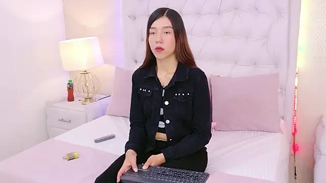 Snapshot of VioletFroost chatting on 01.16.26 VioletFroost online show from 01.16.26