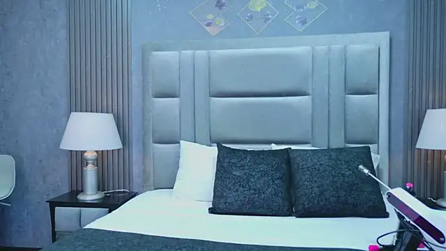 Snapshot of VioletFroost chatting on 01.17.26 VioletFroost online show from 01.17.26