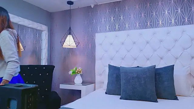 Snapshot of VioletFroost chatting on 02.11.26 VioletFroost online show from 02.11.26