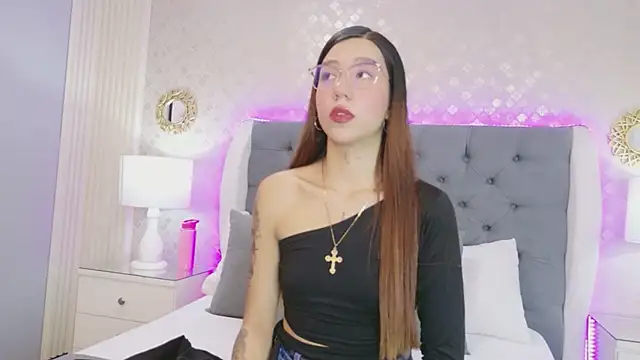 Snapshot of VioletFroost chatting on 03.11.26 VioletFroost online show from 03.11.26