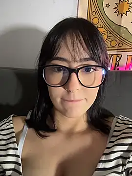 HinaSweet online show from 02.24.26