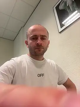 Snapshot of Majestik1 chatting on 02.19.26 Majestik1 online show from 02.19.26