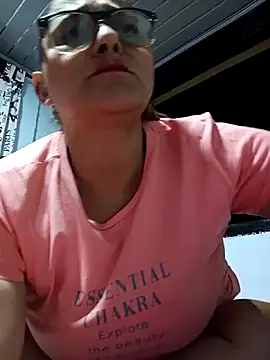 Snapshot of natalliecoopers chatting on 03.21.26 natalliecoopers online show from 03.21.26