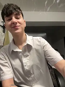 Snapshot of ravenryx chatting on 02.12.26 ravenryx online show from 02.12.26