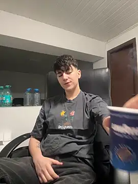 Snapshot of ravenryx chatting on 02.13.26 ravenryx online show from 02.13.26