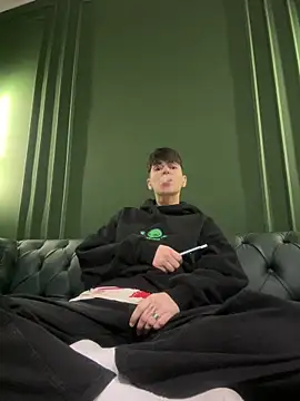 Snapshot of ravenryx chatting on 02.20.26 ravenryx online show from 02.20.26