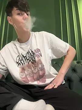 Snapshot of ravenryx chatting on 02.26.26 ravenryx online show from 02.26.26