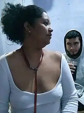 Snapshot of Isabel_and_Heckler chatting on 01.16.26 Isabel and Heckler online show from 01.16.26