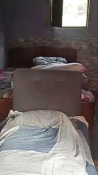 Snapshot of Isabel_and_Heckler chatting on 02.23.26 Isabel and Heckler online show from 02.23.26