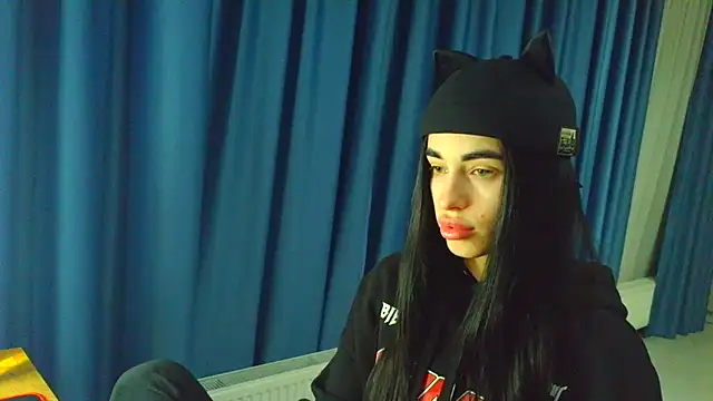 Snapshot of Vlada_Elfie chatting on 03.10.26 Vlada Elfie online show from 03.10.26