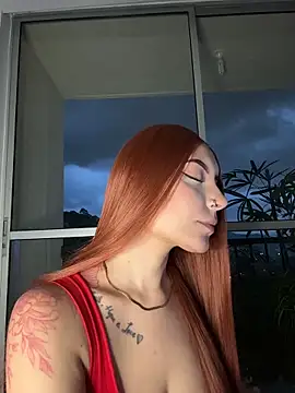 alesziarose  online show from 02.20.26