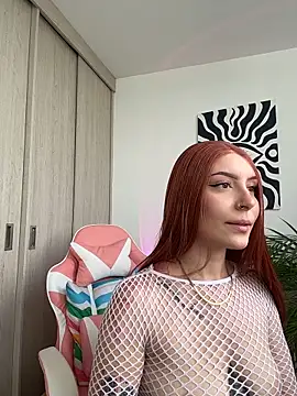Snapshot of alesziarose_ chatting on 06.18.26 alesziarose online show from 06.18.26