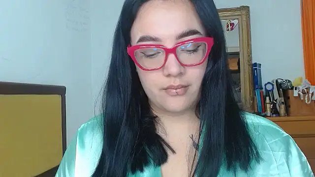 Snapshot of Nova-Satela chatting on 02.25.26 Nova-Satela online show from 02.25.26