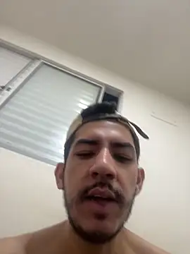 Snapshot of vinihfeh chatting on 02.02.26 vinihfeh online show from 02.02.26