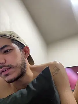 Snapshot of vinihfeh chatting on 02.03.26 vinihfeh online show from 02.03.26