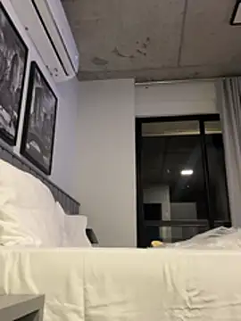 Snapshot of vinihfeh chatting on 02.22.26 vinihfeh online show from 02.22.26