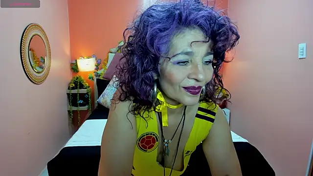 Snapshot of Dalila_Najjar_ chatting on 06.11.26 Dalila Najjar online show from 06.11.26