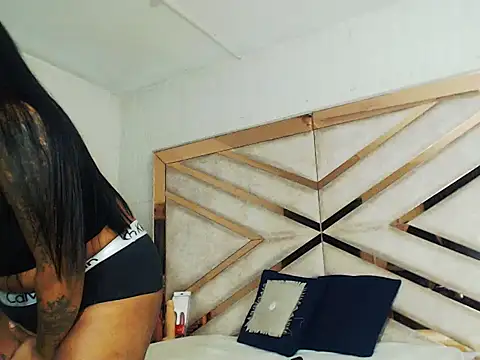 LunaFever69 online show from 04.22.26