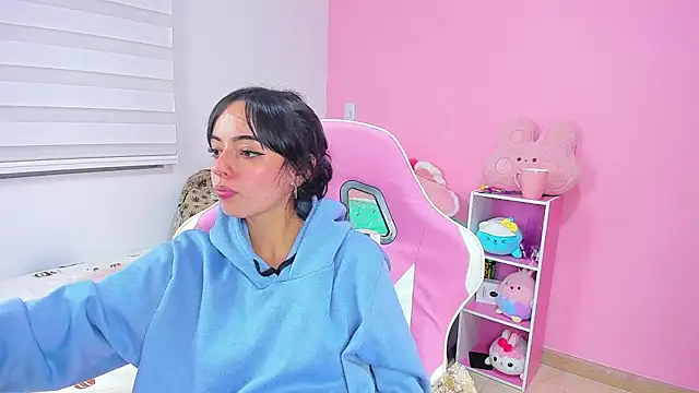 Snapshot of LittleAlexandra chatting on 03.25.26 LittleAlexandra online show from 03.25.26