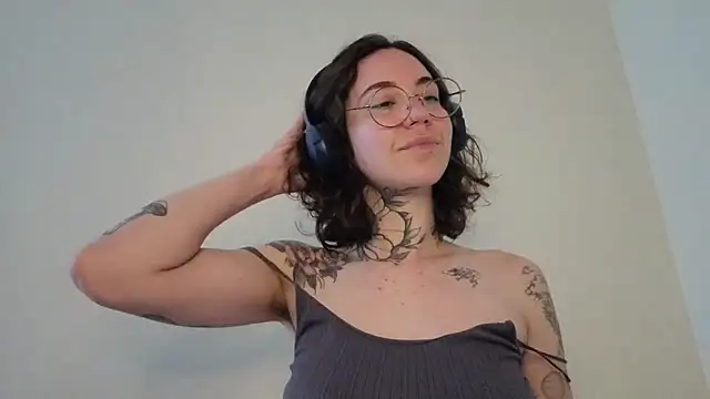Dirty Pink online show from 06.19.26
