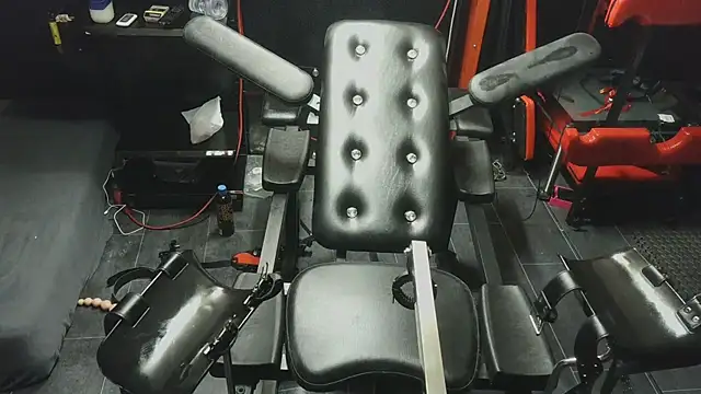 Snapshot of ashleyandtommy1 chatting on 01.11.26 ashleyandtommy1 online show from 01.11.26