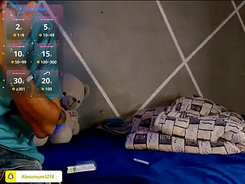 Snapshot of alexx_23cm chatting on 06.15.26 alexx 23cm online show from 06.15.26