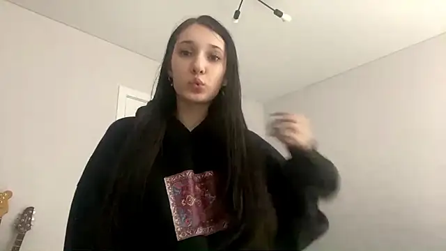 Snapshot of miaumiau_Mia chatting on 03.11.26 miaumiau Mia online show from 03.11.26