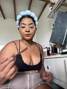 Isabella Belmont online show from 01.08.26