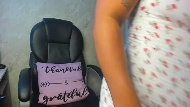 tanisha  lux online show from 02.27.26