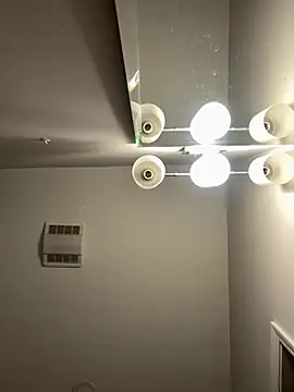 xouniq online show from 03.04.26