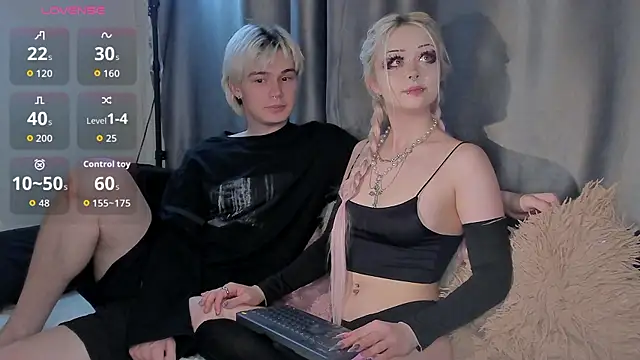 SweetheartsFriends online show from 08.08.26
